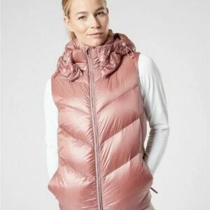 Athleta Lofty Down Vest in Dogwood Mauve/rose gold in size Medium WITH HOOD!